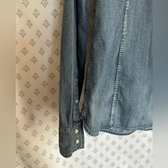 J. Crew Denim Chambray Button Down Shirt with Pearl Snaps - Picture 11 of 13